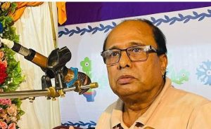 পুলিশের সামনে আওয়ামীলীগ নেতার “জয় বাংলা” শ্লোগান